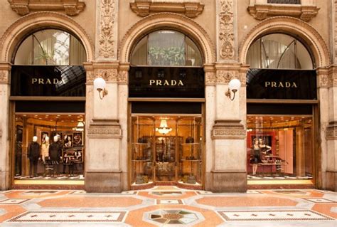 prada florence store.